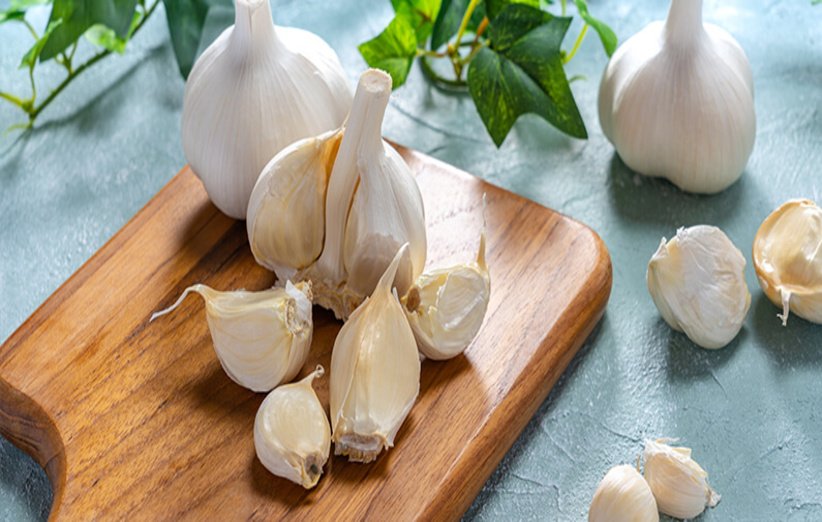 روش‌های بی‌خطر و ایمن برای استفاده از سیر روی پوست‌ و از بین بردن جوش