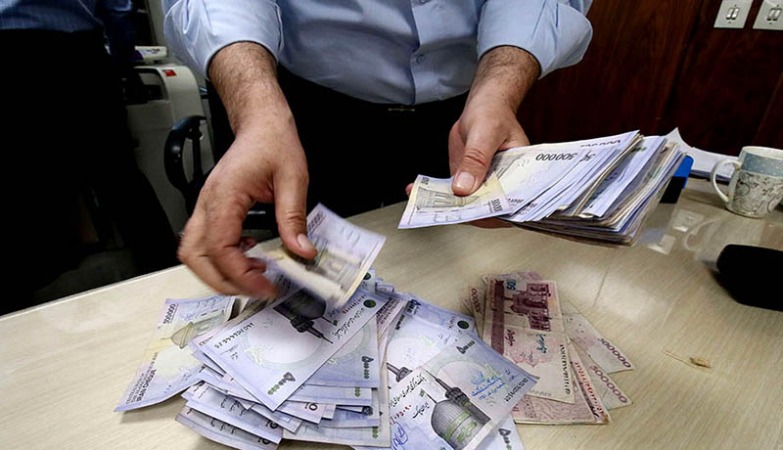 حقوق بازنشستگان سال آینده هم همسان سازی می‌شود/ارز ۴۲۰۰ تومانی برای اقلام اساسی پابرجاست+فیلم