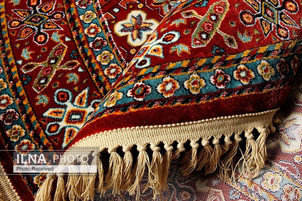 صادرات فرش با سیستم تهاتری سازگار نیست/ وضعیت صادرات فرش، بسیار بد است
